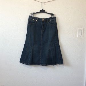 Women’s jean skirt